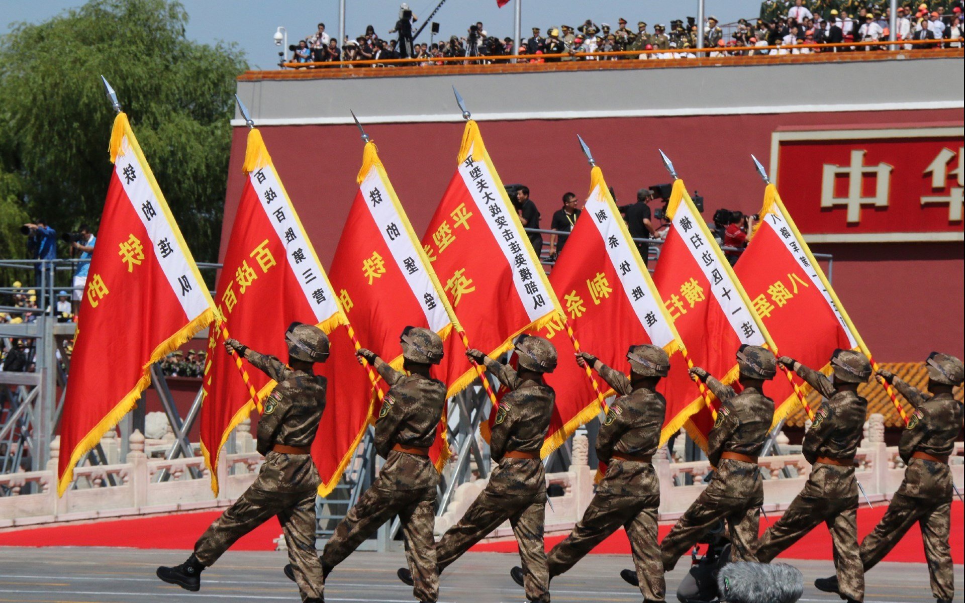 埃及风暴席卷伯纳乌,苏亚雷斯化身复仇之神,逆转马德里山峦