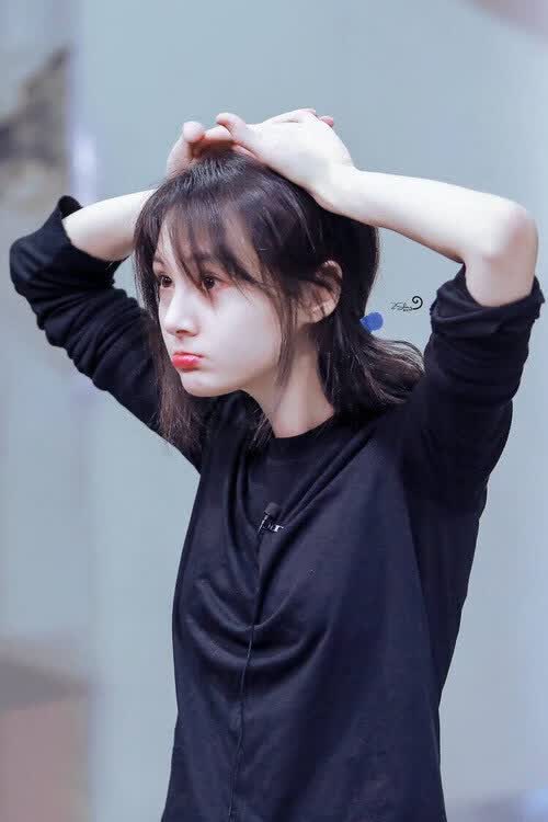 冰与火的足球史诗，2026世界杯八分之一决赛，波兰用狂风暴雨般的进攻横扫斯洛伐克，范戴克以铁血之姿铸就橙色军团的不朽篇章