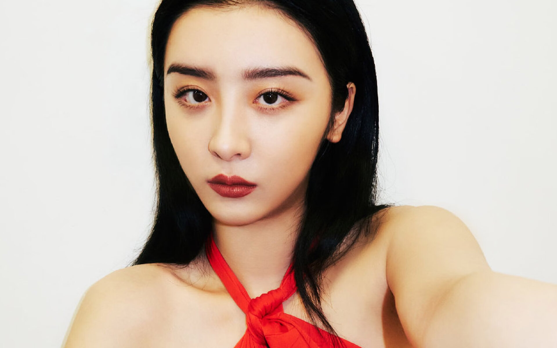 基多的石头与C罗的影子，布鲁诺·费尔南德斯一个人的独奏，如何导演了葡萄牙的安第斯山崩